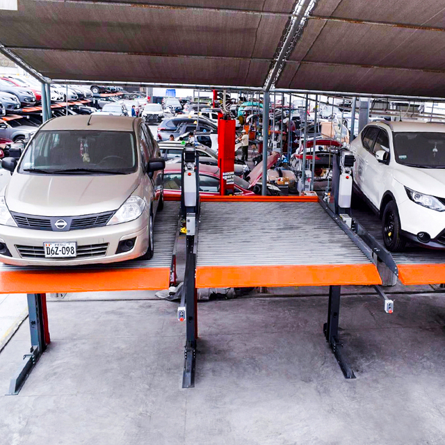 Ascensore meccanico verticale per parcheggio auto